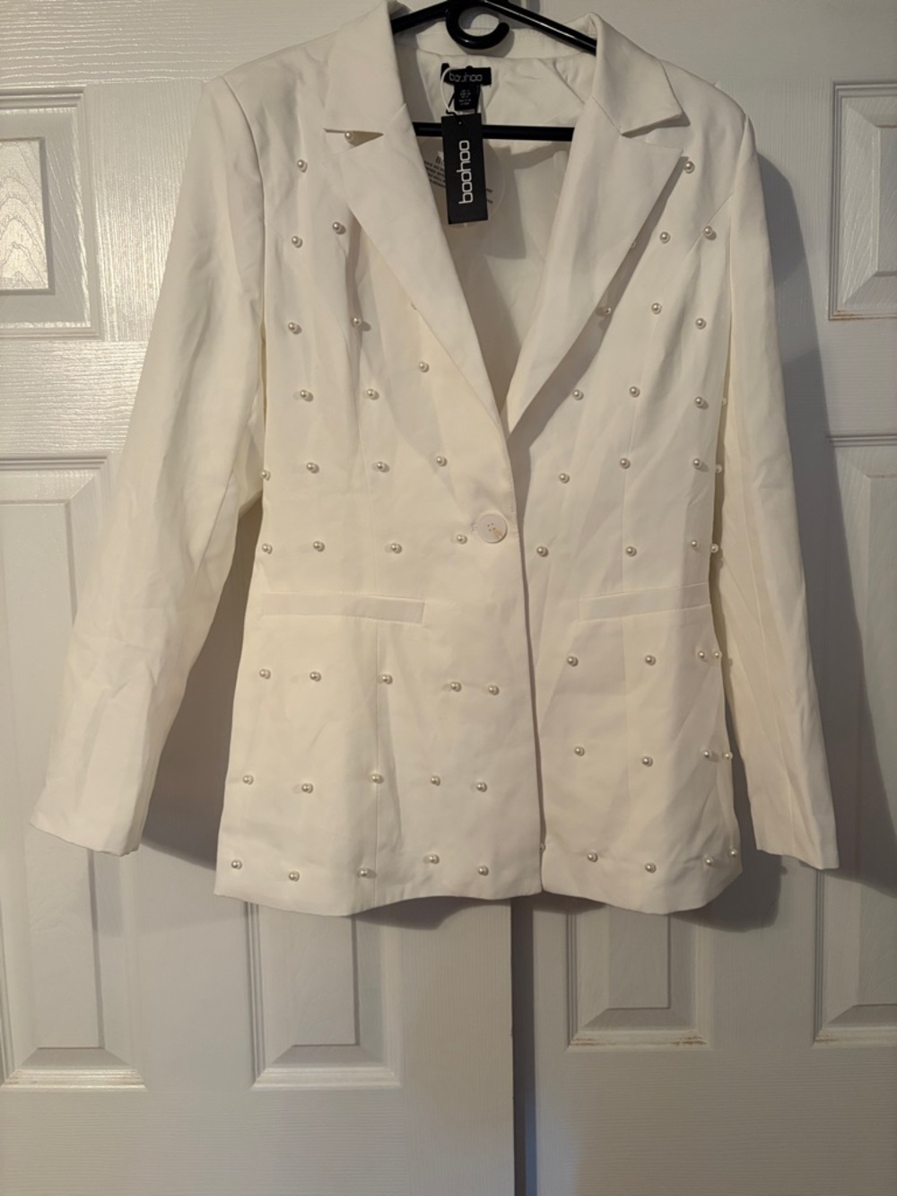 Boohoo Pearl Detail Blazer and Short Set - Picture 3 of 6